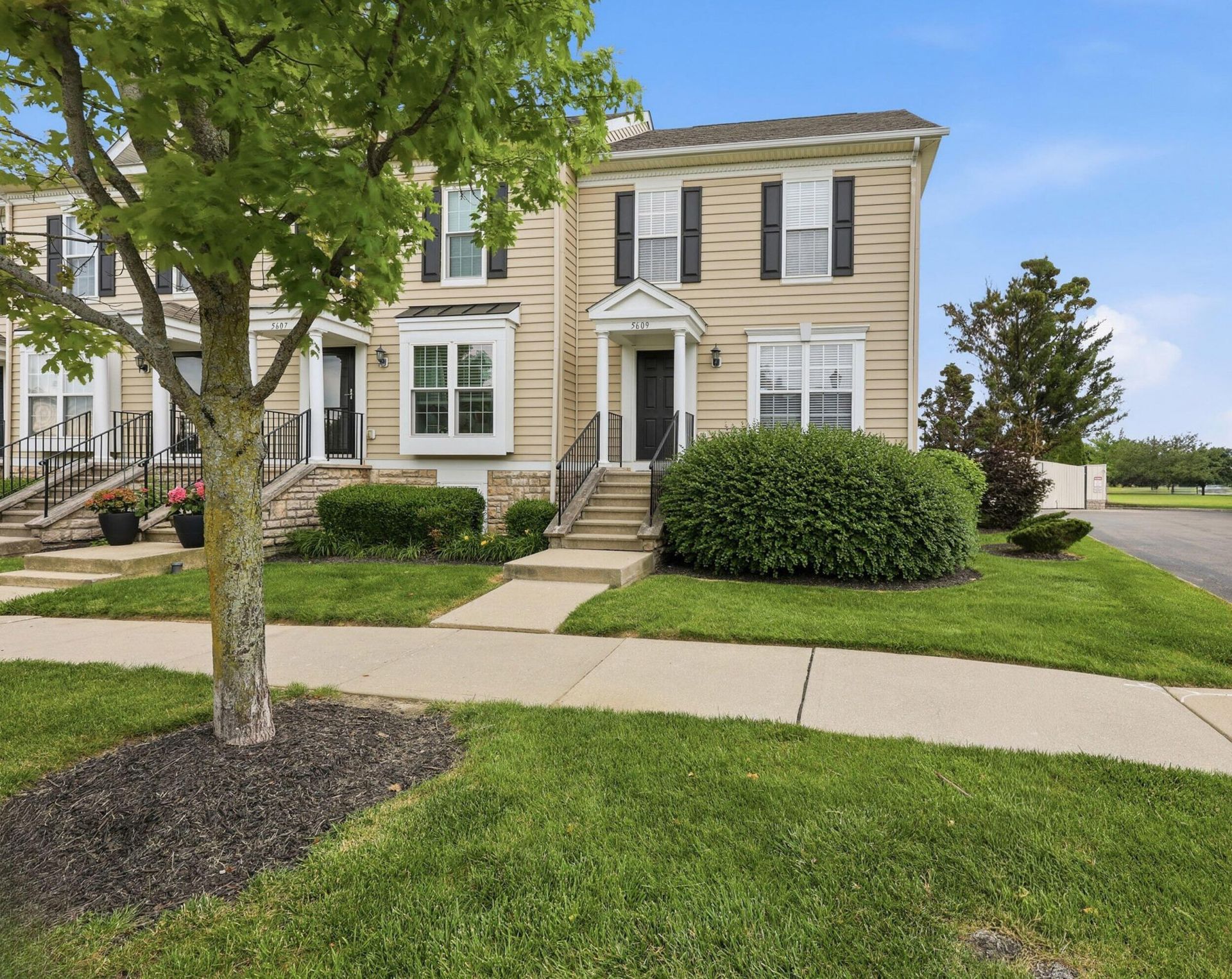 5609 Rainbow Falls Street, Unit 23, Dublin, OH 43016 Main Photo