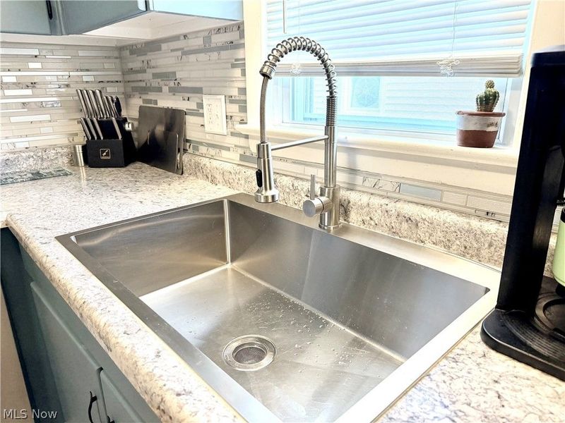 32125 Densmore Road, Willowick, OH 44095 Photo 8