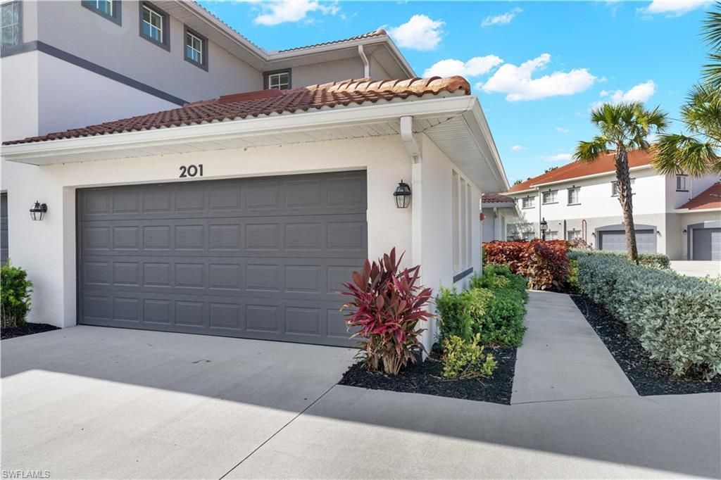 12061 Santaluz Dr, Unit 201, Fort Myers, FL 33913 Photo