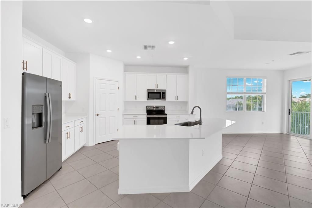 12061 Santaluz Dr, Unit 201, Fort Myers, FL 33913 Photo