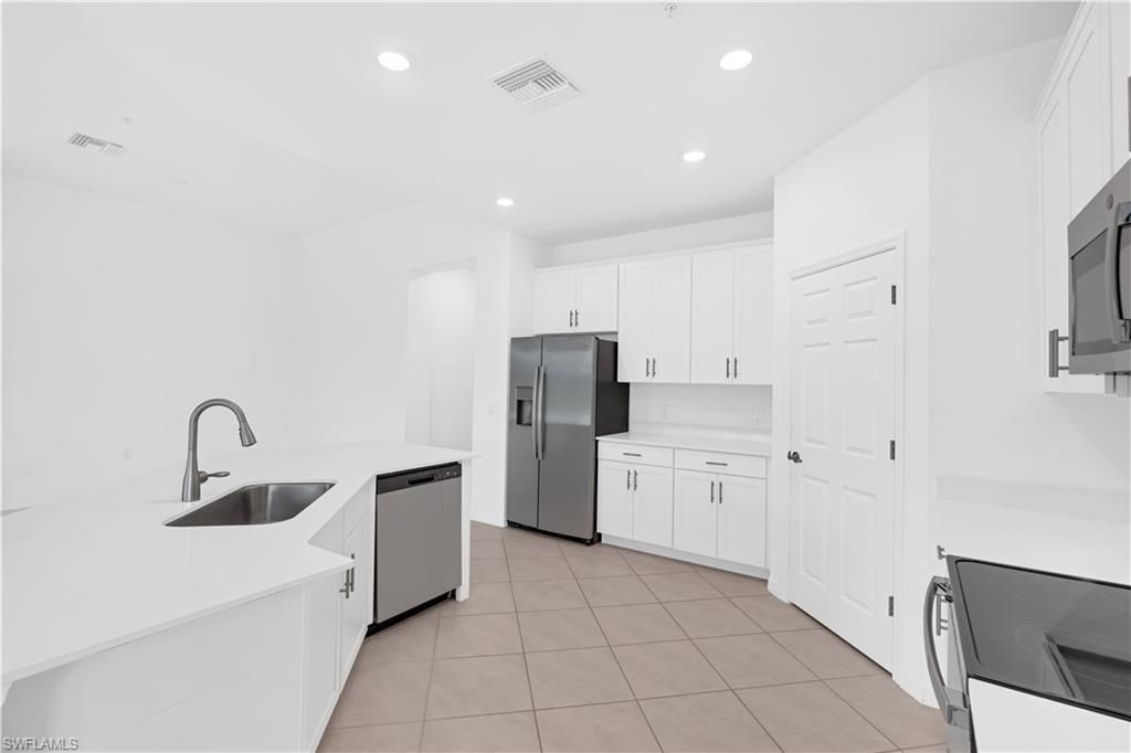 12061 Santaluz Dr, Unit 201, Fort Myers, FL 33913 Photo