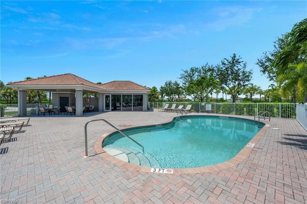 12061 Santaluz Dr, Unit 201, Fort Myers, FL 33913 Photo