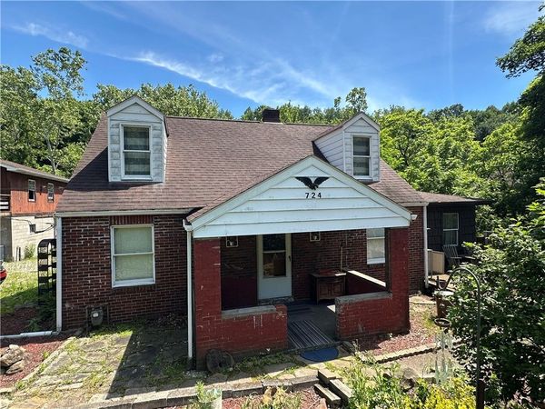 724 Long Run Road , Mckeesport, PA 15132