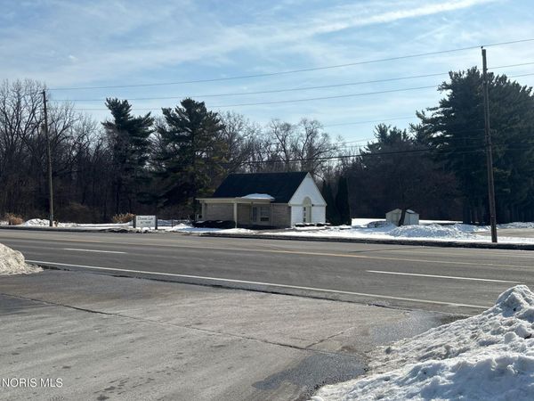 8133 Airport Highway, Holland, OH 43528