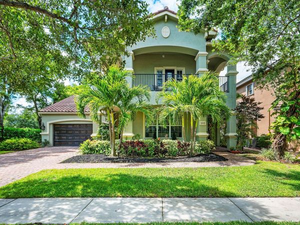 599 Cresta Circle, West Palm Beach, FL 33413