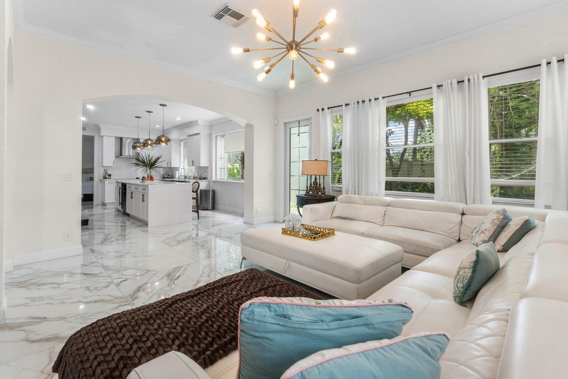 599 Cresta Circle, West Palm Beach, FL 33413 Photo