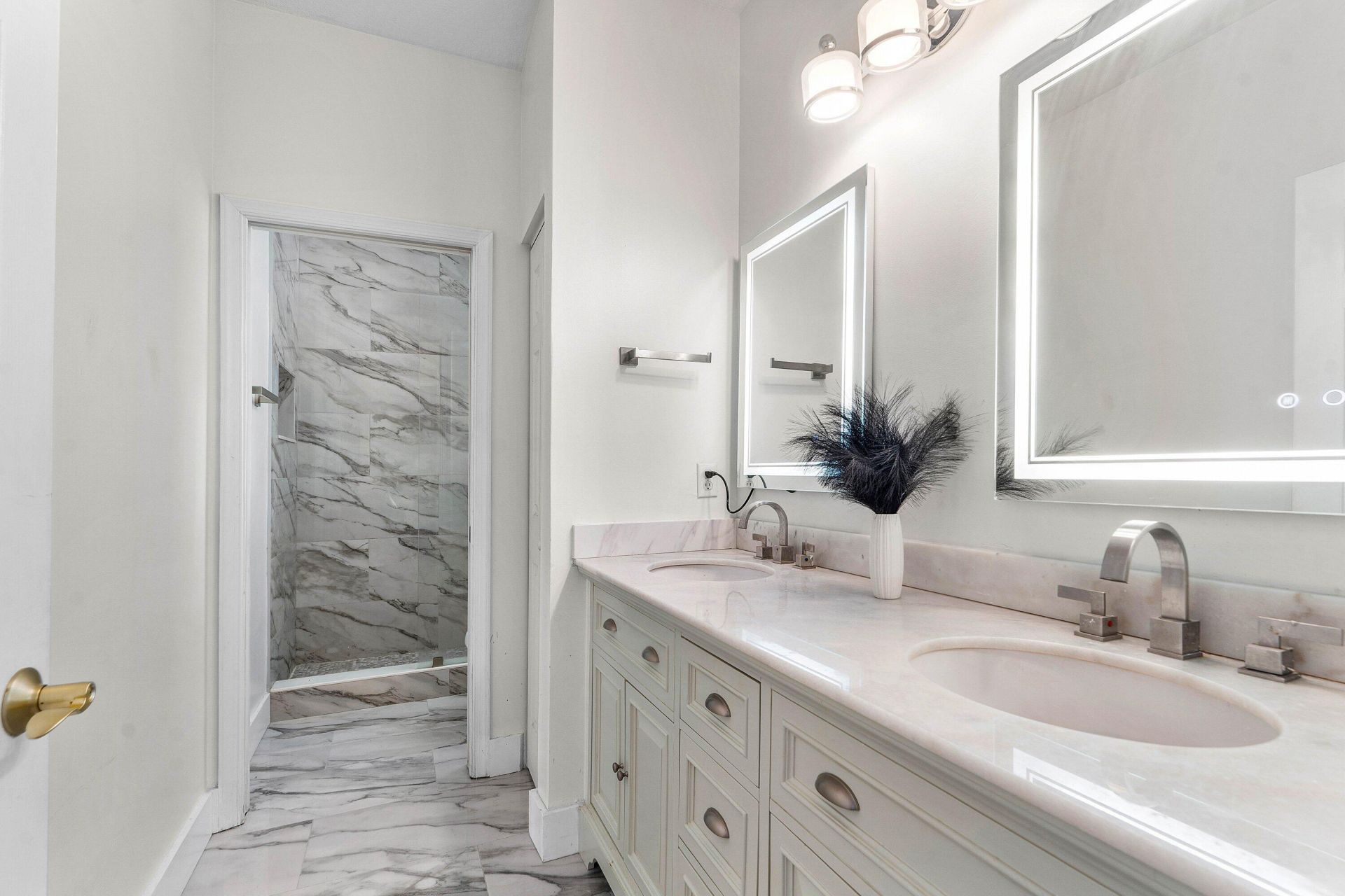 599 Cresta Circle, West Palm Beach, FL 33413 Photo