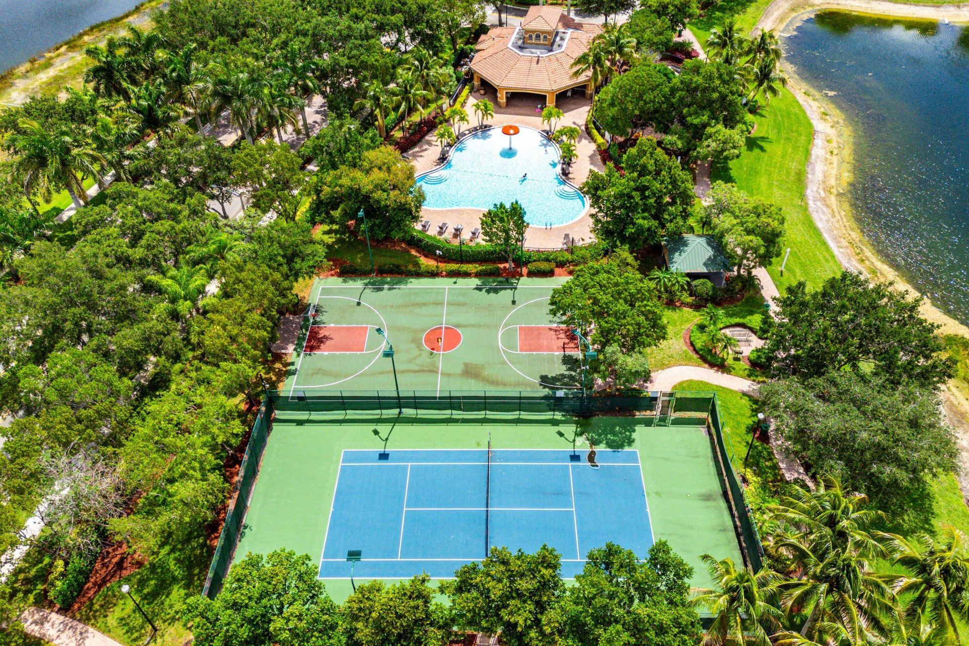 599 Cresta Circle, West Palm Beach, FL 33413 Photo