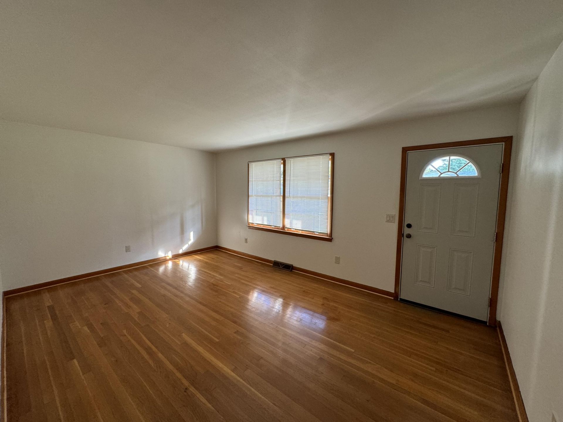 4220 Oakridge Drive Photo 4