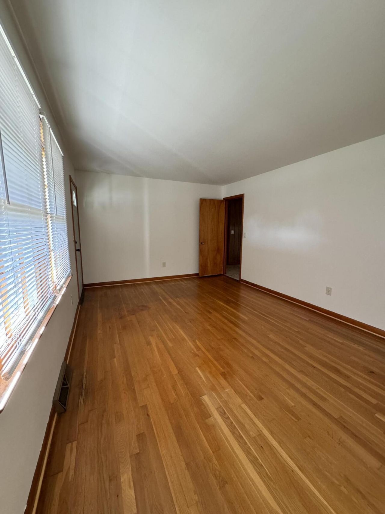 4220 Oakridge Drive Photo 5