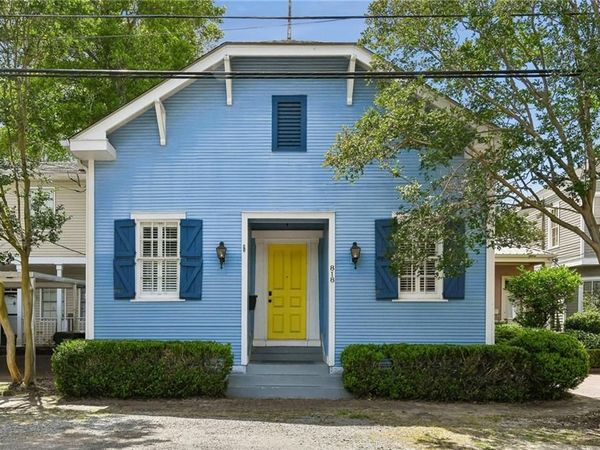 818 CONSTANTINOPLE Street , New Orleans, LA 70115