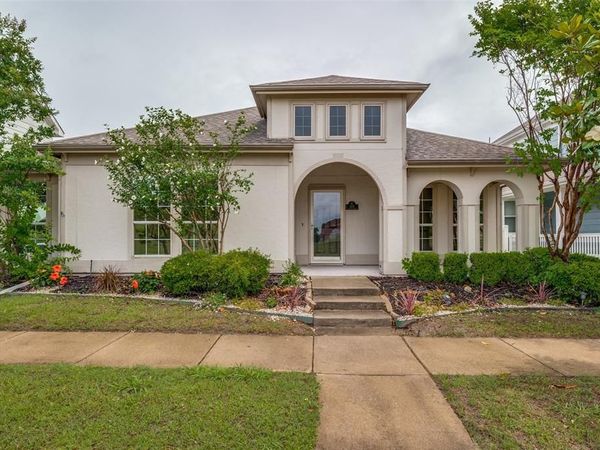 1128 Cotton Exchange Drive, Savannah, TX 76227