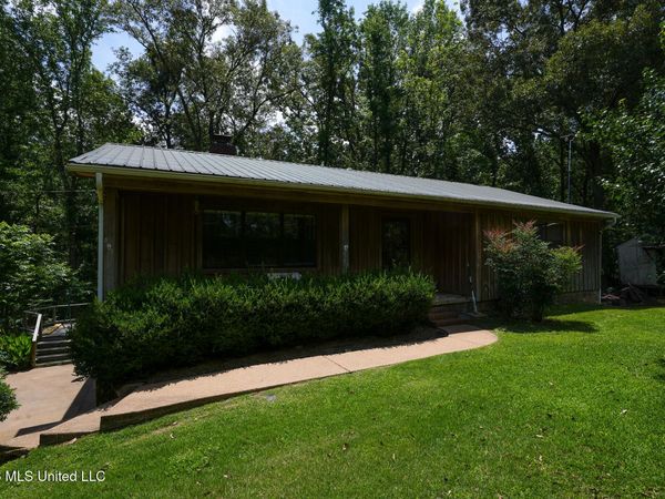 2069 County Road 316 , Carrollton, MS 38917