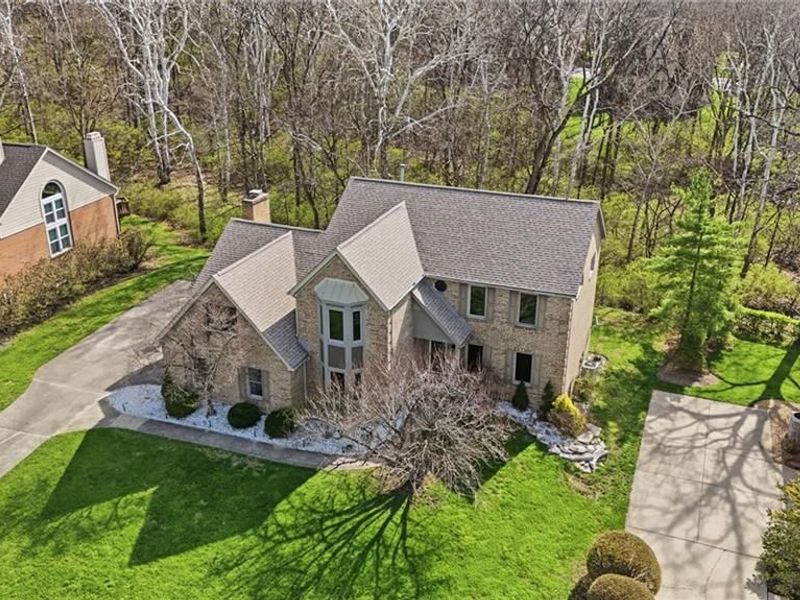 8784 Eagle Ridge Drive, West Chester, OH 45069 Photo 2