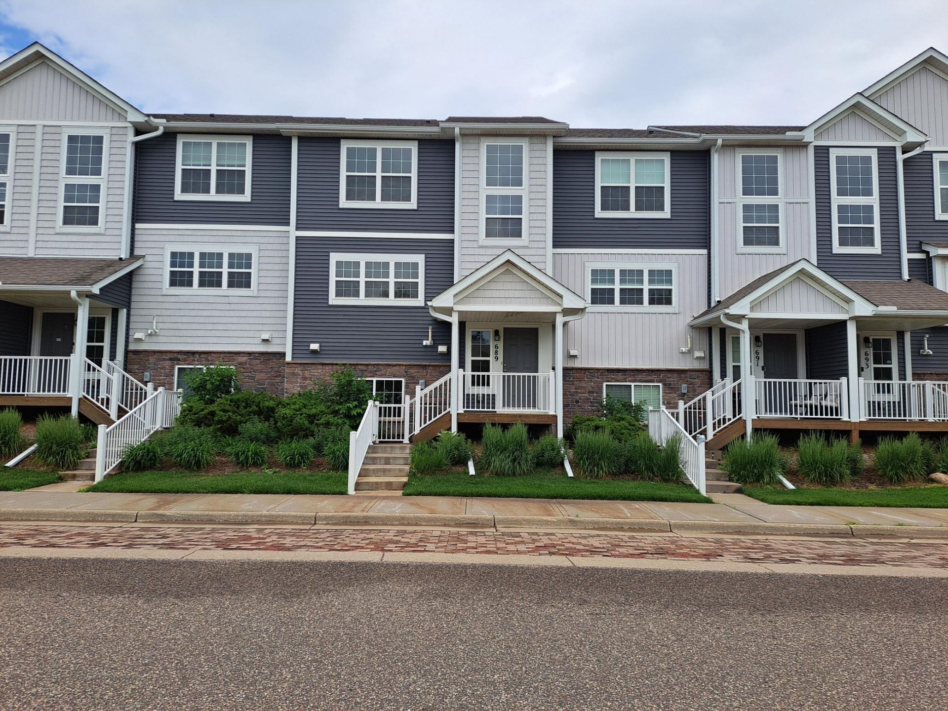 689 Village Drive, Lino Lakes, MN 55014