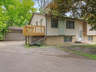6264 15th Street N, Oakdale, MN 55128