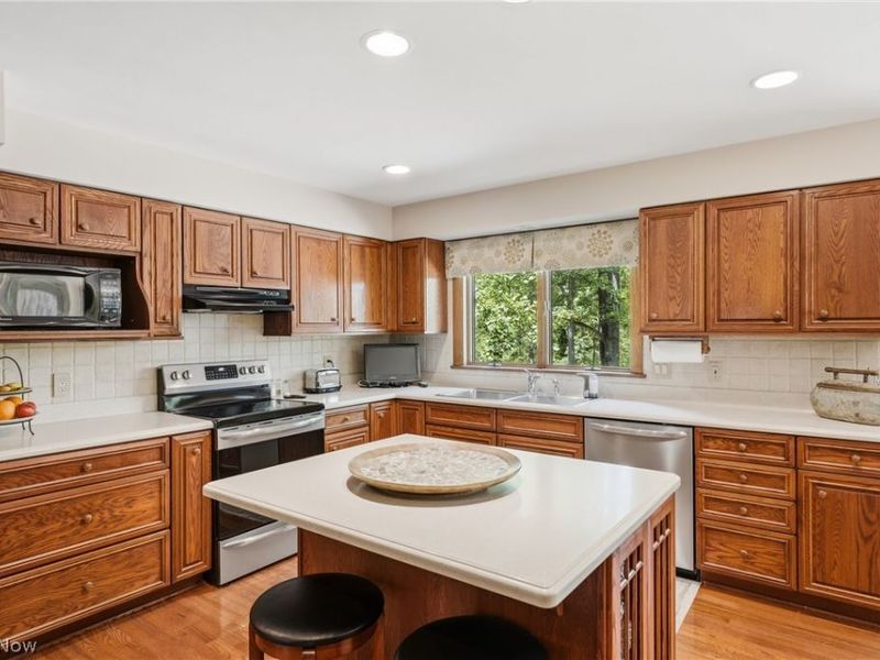 1337 Meadowood Circle, Poland, OH 44514 Photo 28