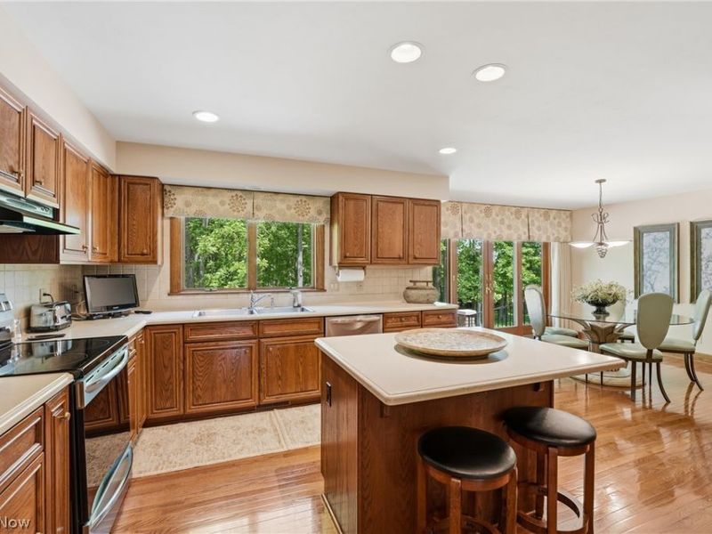 1337 Meadowood Circle, Poland, OH 44514 Photo 32