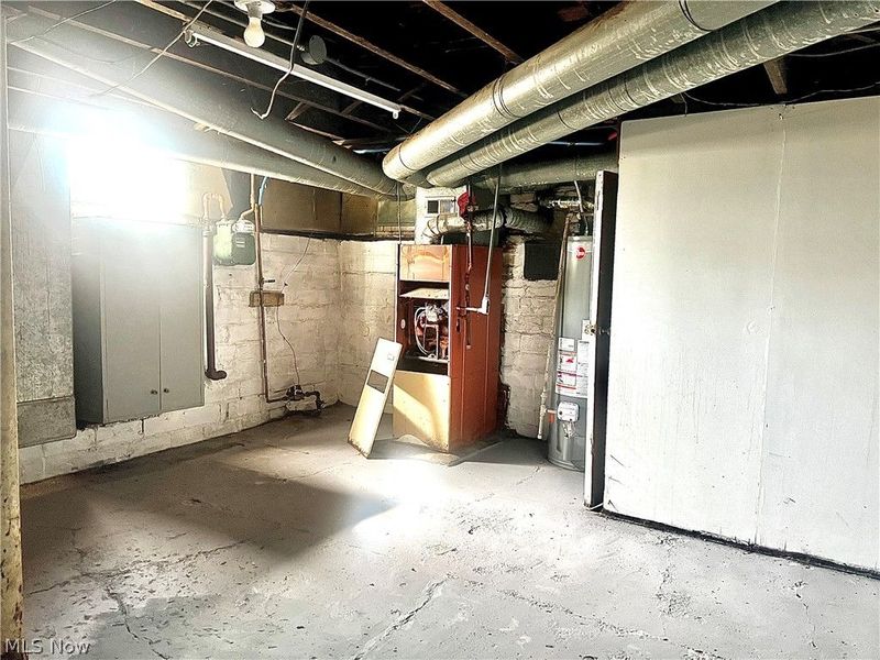 987 E 131st Street, Cleveland, OH 44108 Photo 11