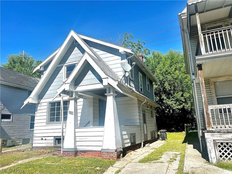 987 E 131st Street, Cleveland, OH 44108 Photo 2
