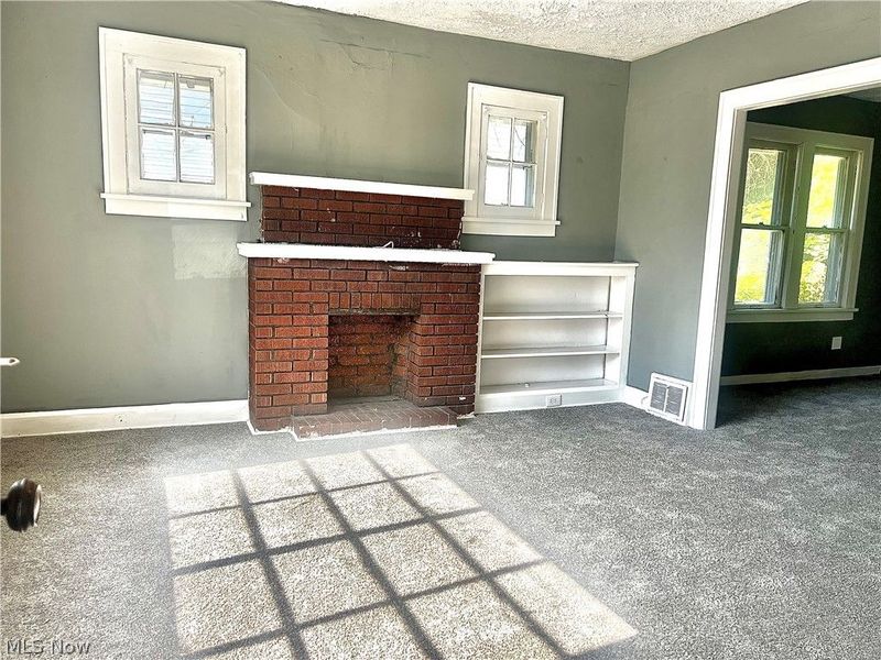 987 E 131st Street, Cleveland, OH 44108 Photo 3