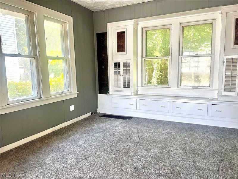 987 E 131st Street, Cleveland, OH 44108 Photo 4