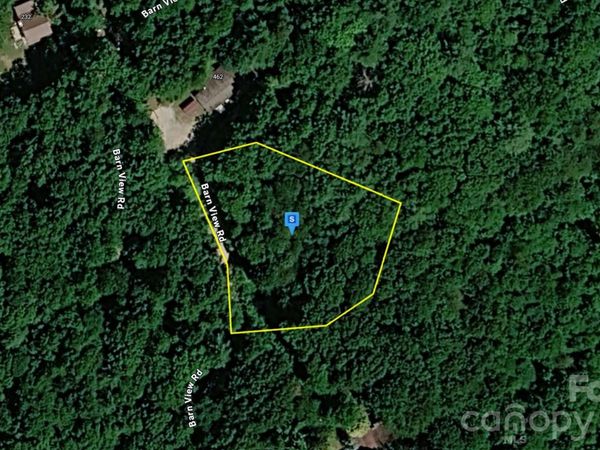 500 Barn View Road , Franklin, NC 28734