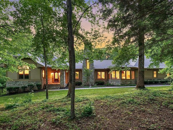 1003 Champion Hills Dr , Kingston Springs, TN 37082