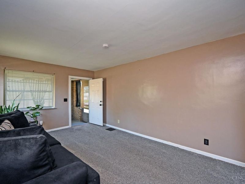 4027 Smith Road, Cincinnati, OH 45211 Photo 8
