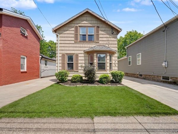 18 Lake Avenue, Lancaster, NY 14086