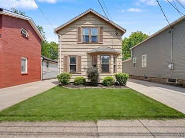 18 Lake Avenue , Lancaster, NY 14086
