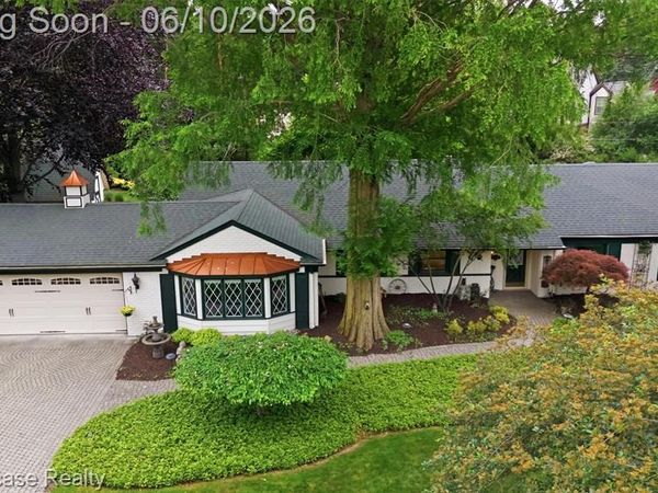 27221 Apple Tree Lane , Franklin Vlg, MI 48025
