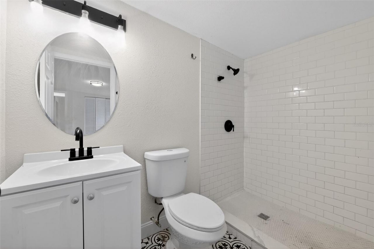 6310 Belle Isles Drive, Groveland, FL 34736 Photo