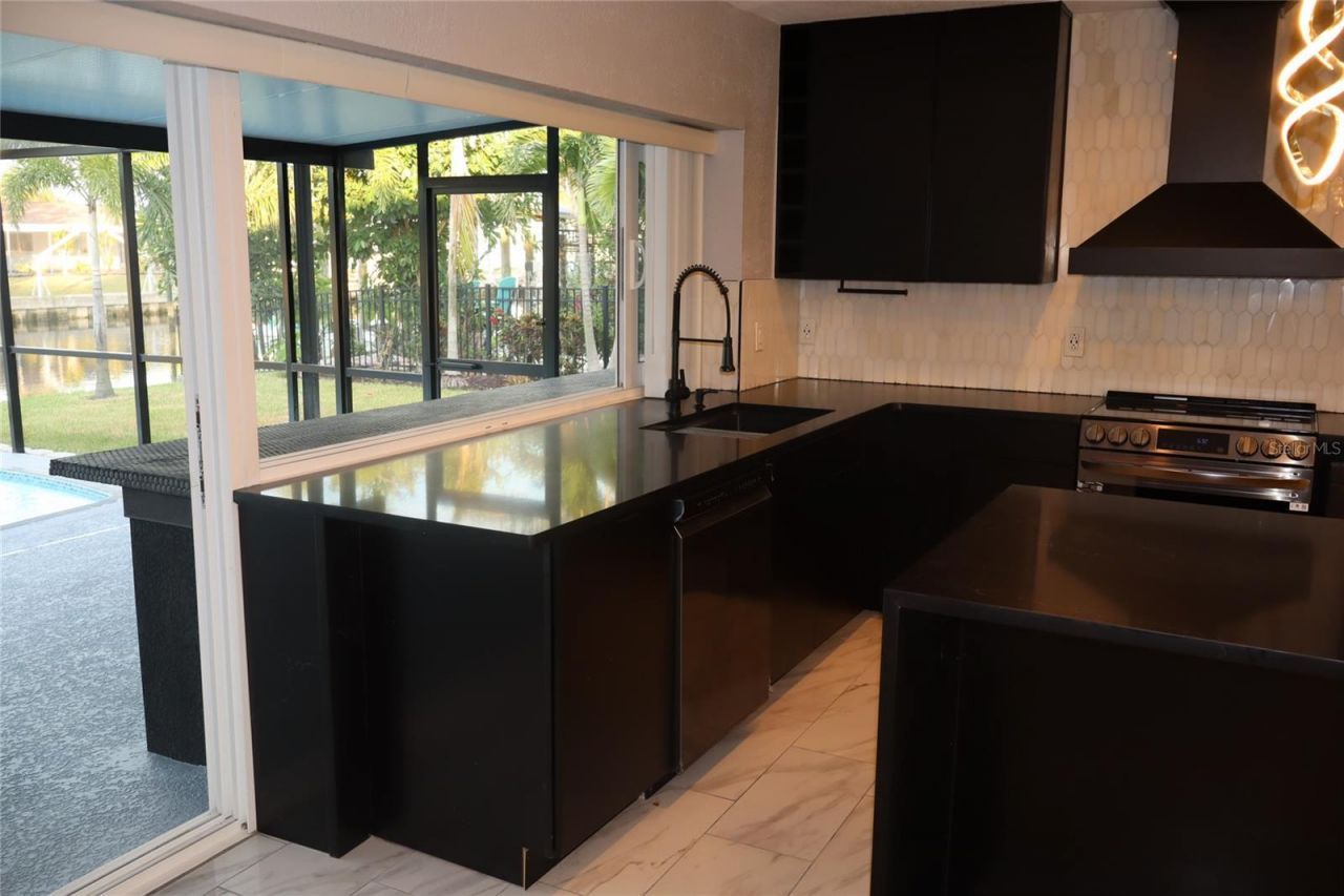 1019 Spindle Palm Way , Apollo Beach, FL 33572 Photo
