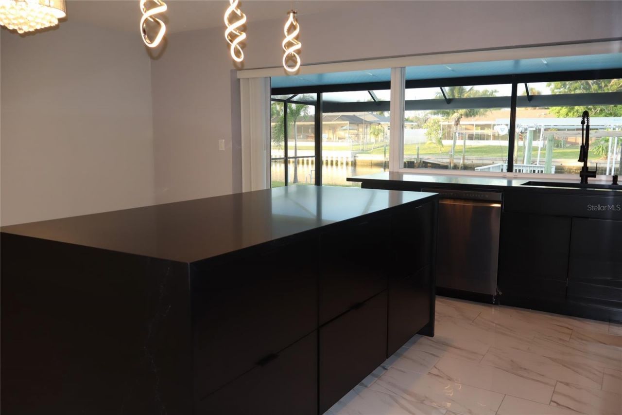 1019 Spindle Palm Way , Apollo Beach, FL 33572 Photo