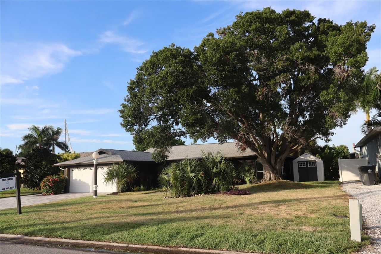 1019 Spindle Palm Way , Apollo Beach, FL 33572 Photo