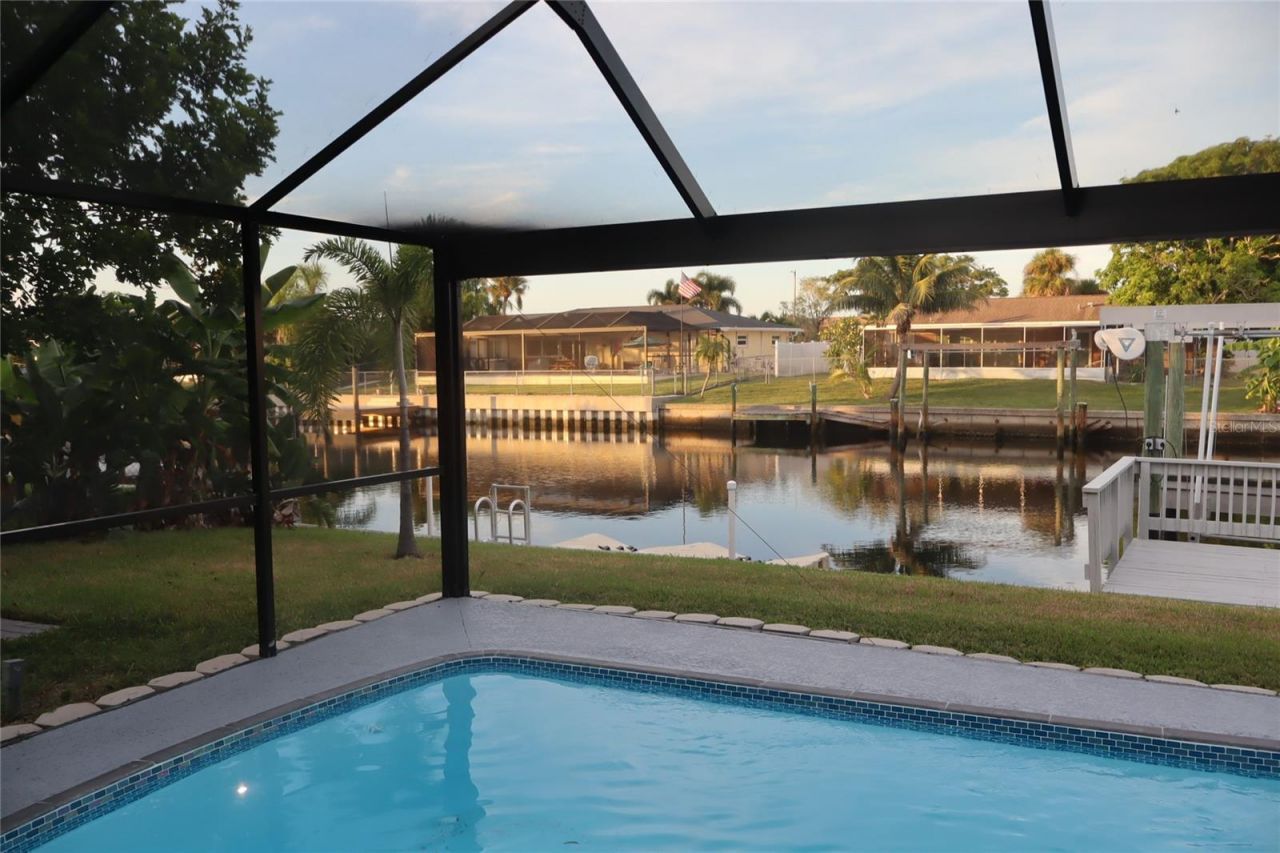 1019 Spindle Palm Way , Apollo Beach, FL 33572 Photo