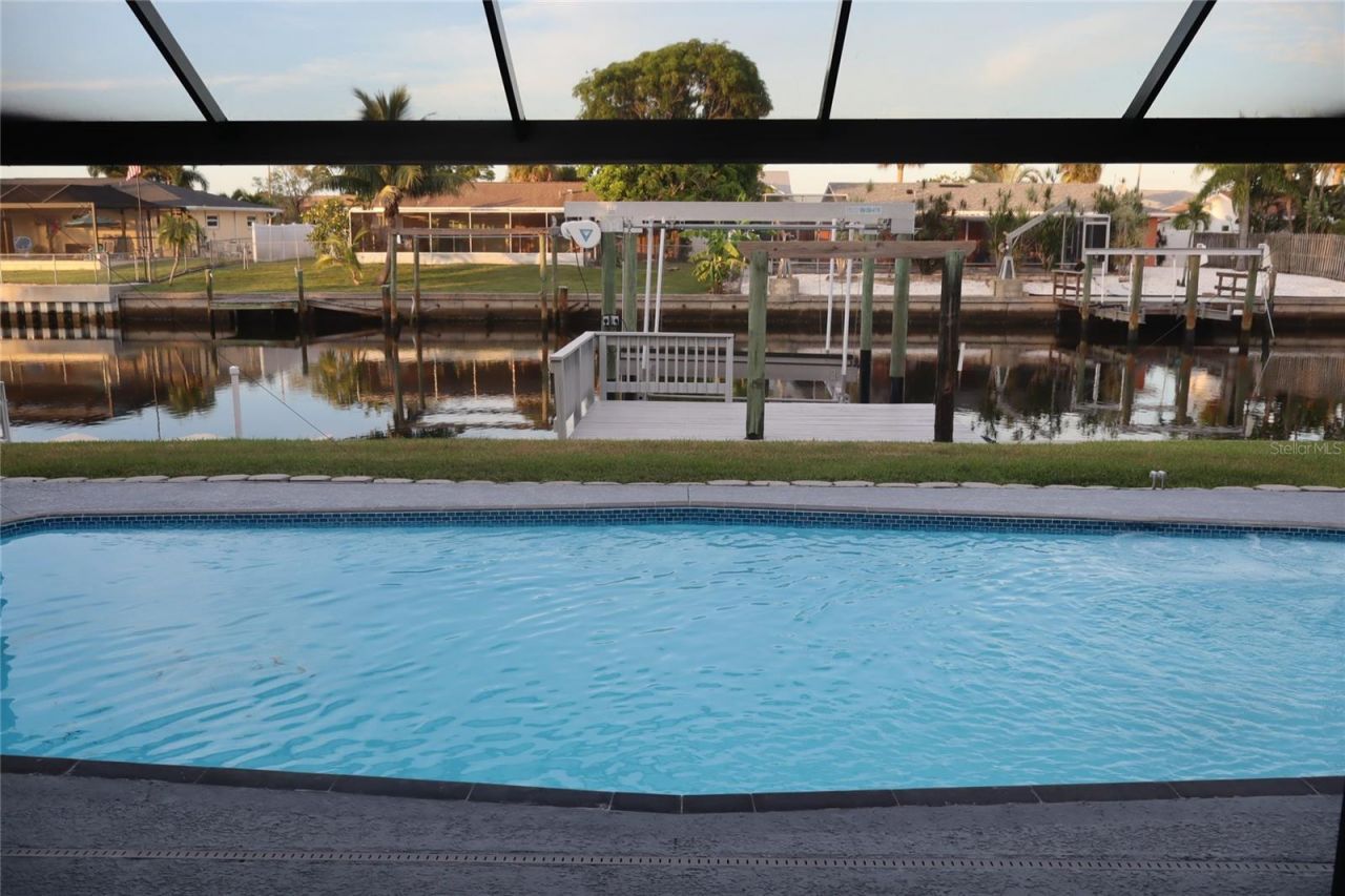 1019 Spindle Palm Way , Apollo Beach, FL 33572 Photo
