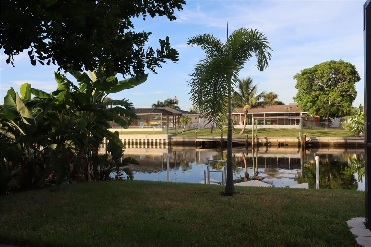 1019 Spindle Palm Way , Apollo Beach, FL 33572 Photo