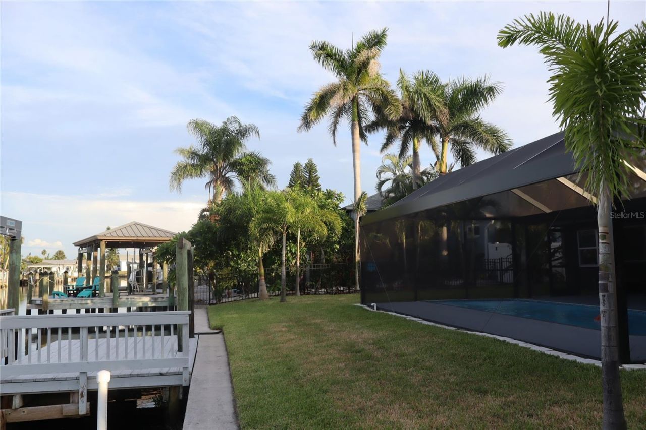 1019 Spindle Palm Way , Apollo Beach, FL 33572 Photo