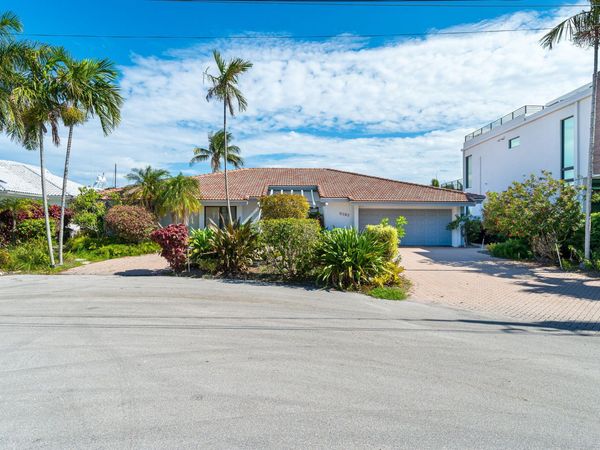 2810 NE 29th Street, Lighthouse Point, FL 33064