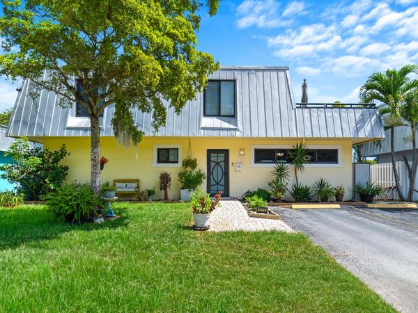 1351 NE 40th Place, Oakland Park, FL 33334