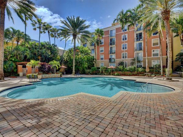 780 S Sapodilla Avenue, Unit 104, West Palm Beach, FL 33401