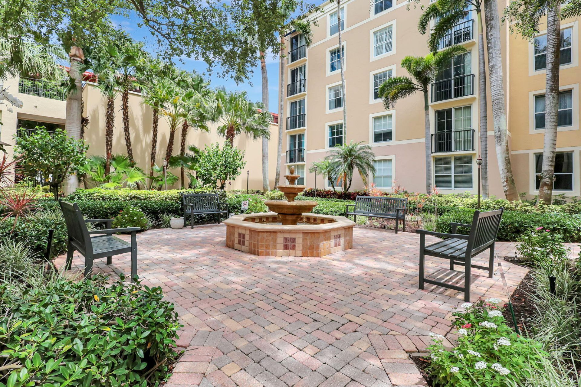 780 S Sapodilla Avenue, Unit 104, West Palm Beach, FL 33401 Photo