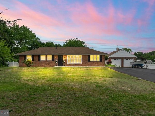 17 W CENTRAL AVENUE , HAMMONTON, NJ 08037