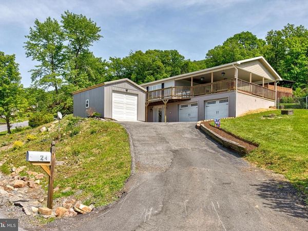 24 QUIGGLE AVENUE, LOCK HAVEN, PA 17745
