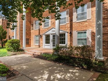 7721 TREMAYNE PLACE, Unit 204, MCLEAN, VA 22102