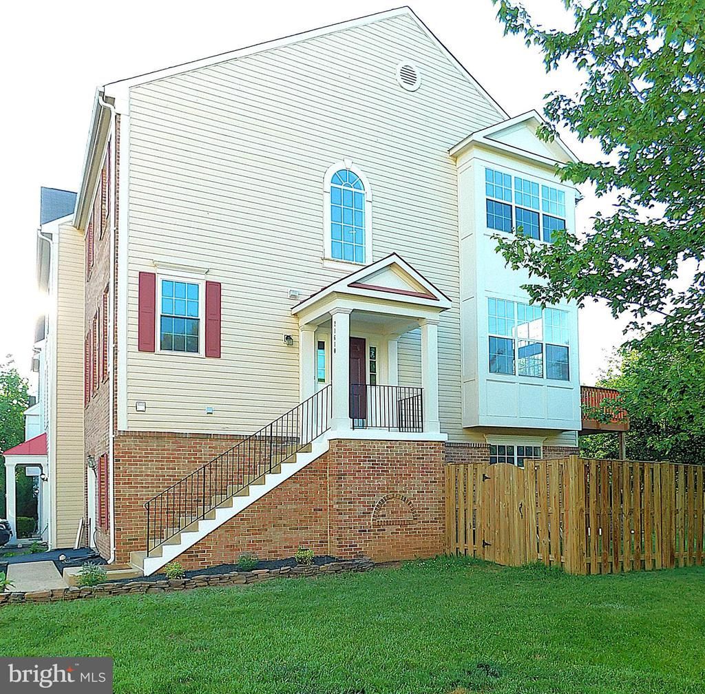 21610 Monmouth Terrace, Ashburn, VA 20147 Main Photo
