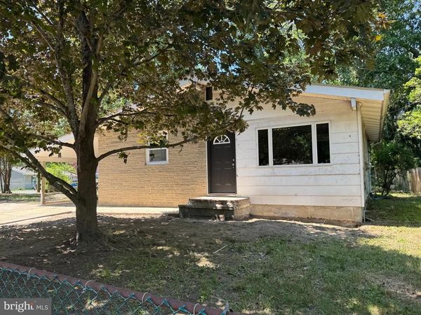 601 E LAKESHORE DRIVE , BROWNS MILLS, NJ 08015