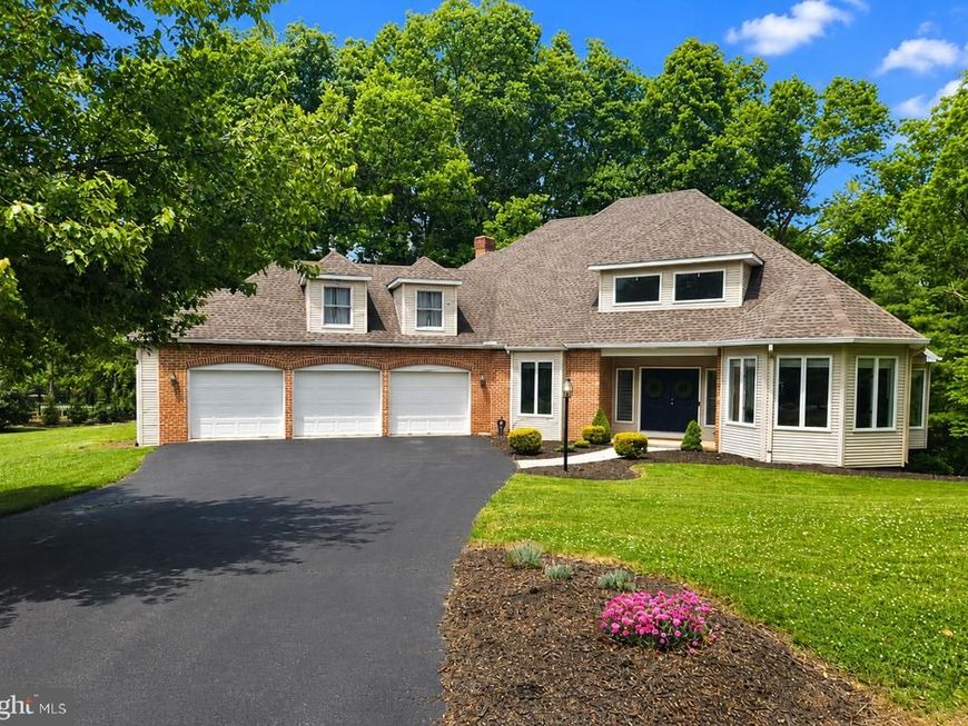 125 Foxfire, Lewisberry, PA 17339 Main Photo